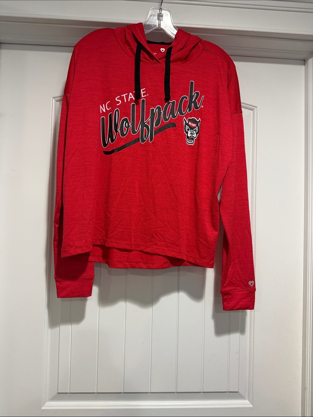 NC STATE Red Wolfpack Women’s Marina Hooded Windshirt Size M.